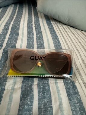 NWOT, Quay matte pink sunglasses .